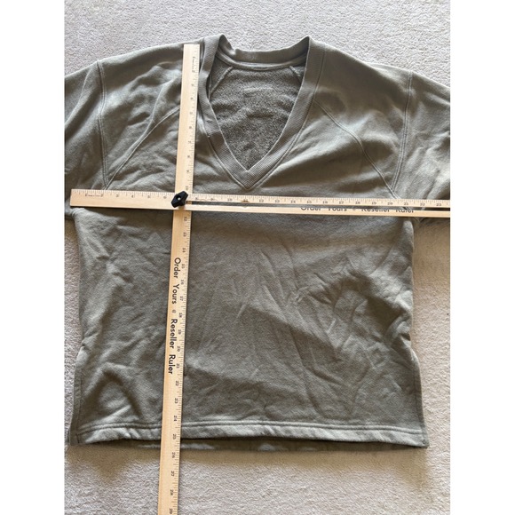 Free People Movement‎ Large V Neck Short Sleeve Sweatshirt Olive Green Side Slit - Picture 2 of 5